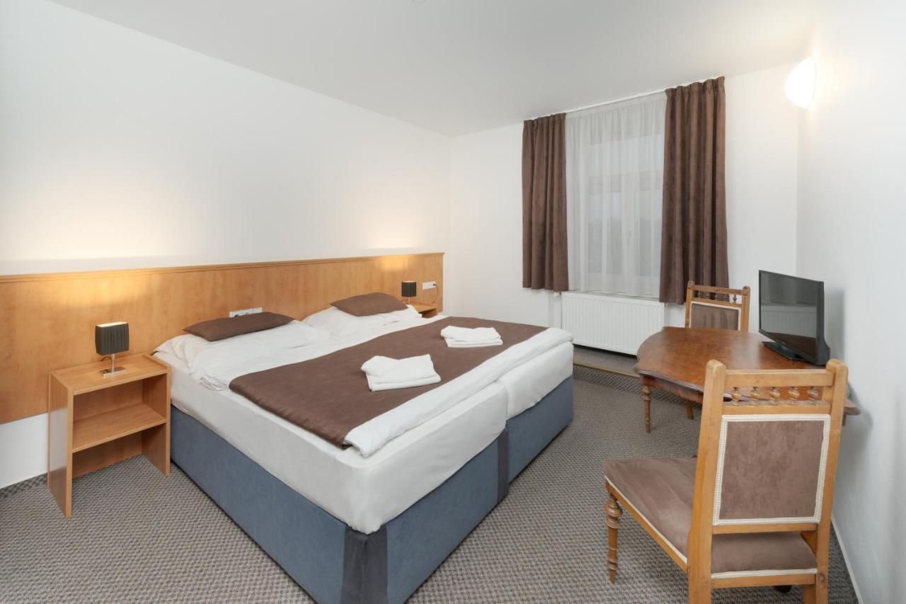 Hotel Na Stare Poste イレムニツェ エクステリア 写真