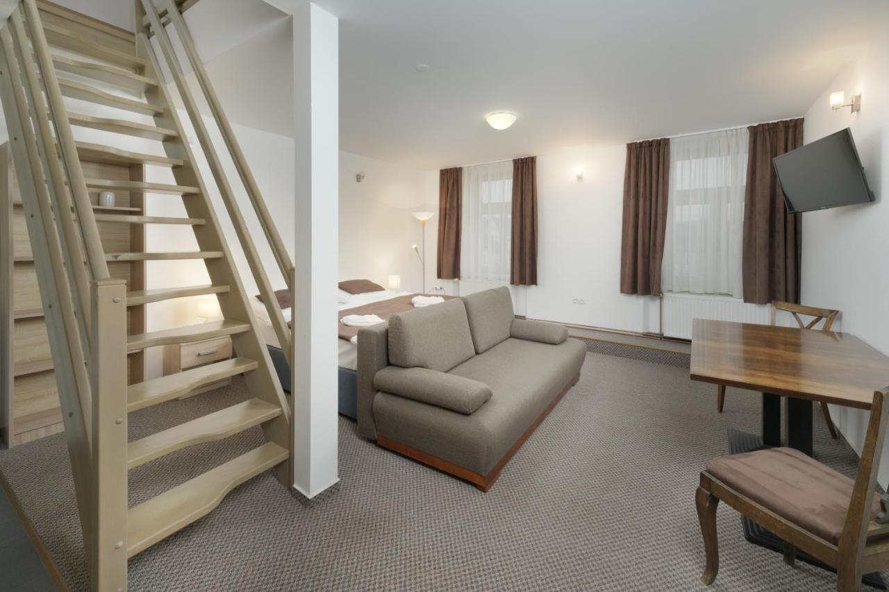 Hotel Na Stare Poste イレムニツェ エクステリア 写真